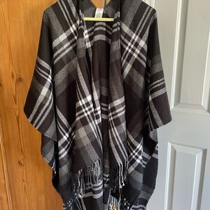 Plaid Black and Gray Shawl